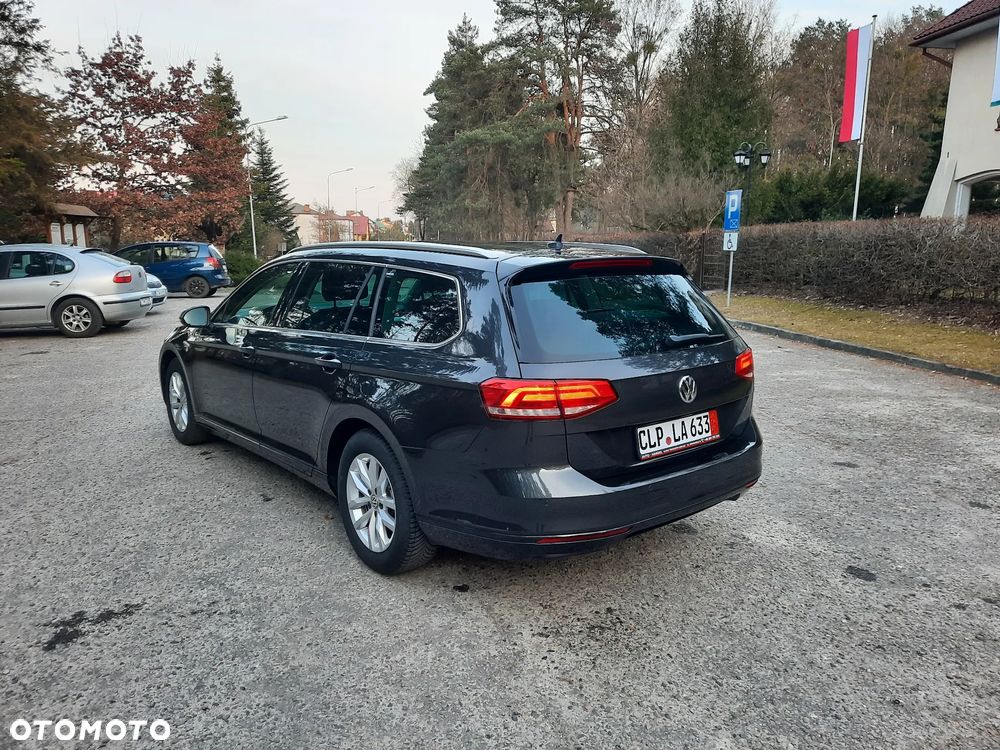 Volkswagen Passat - 11