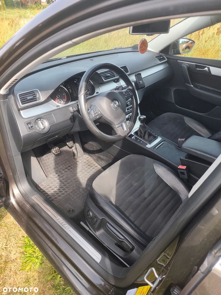 Volkswagen Passat 2.0 TDI Highline - 10