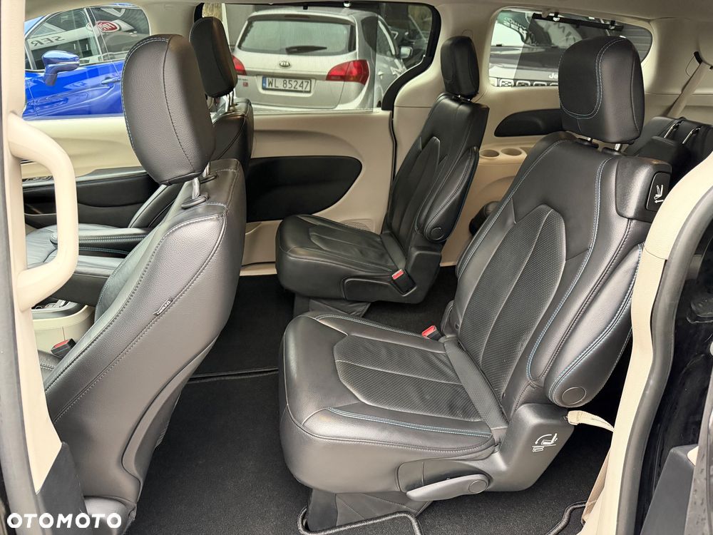 Chrysler Pacifica - 14