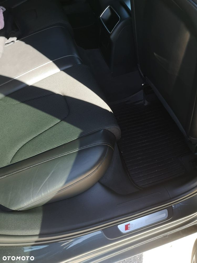 Audi A4 Avant 2.0 TDI Quattro S tronic - 16