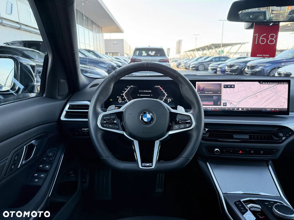 BMW Seria 3 330i xDrive M Sport - 33