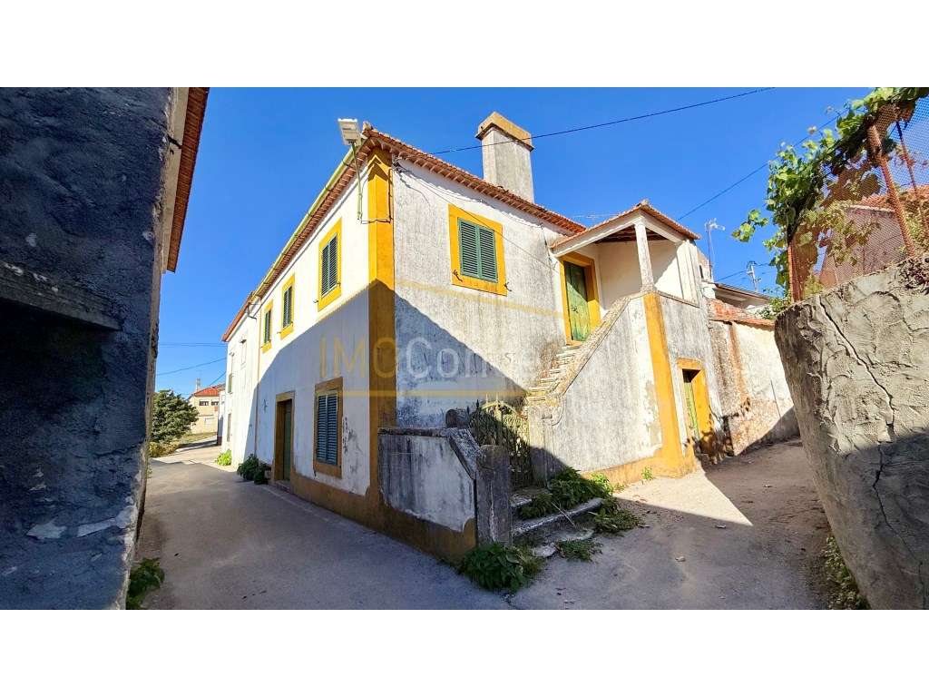 Moradia de traça antiga - TORRES NOVAS