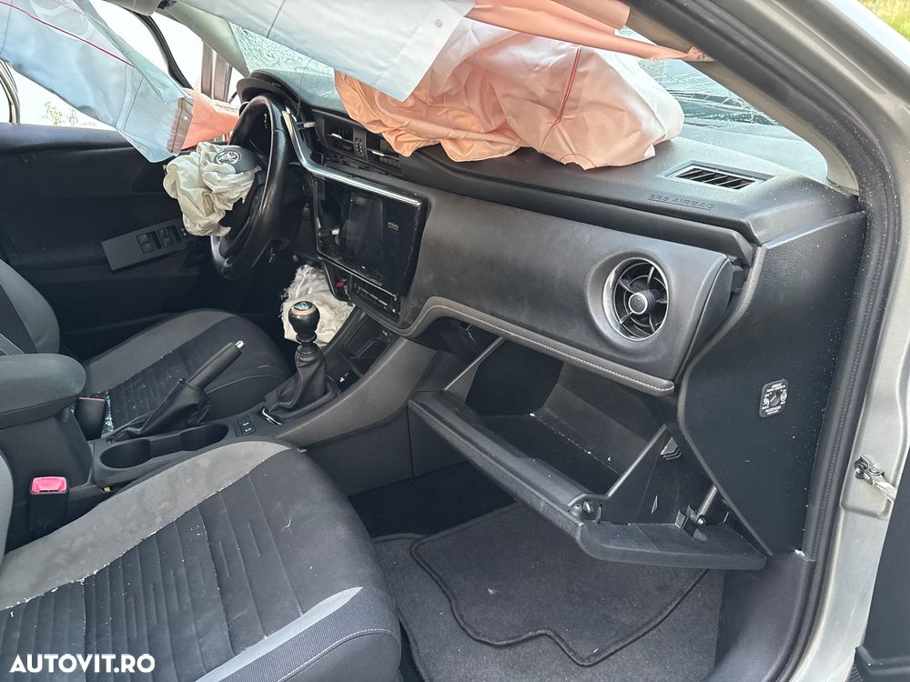 Toyota Auris - 18