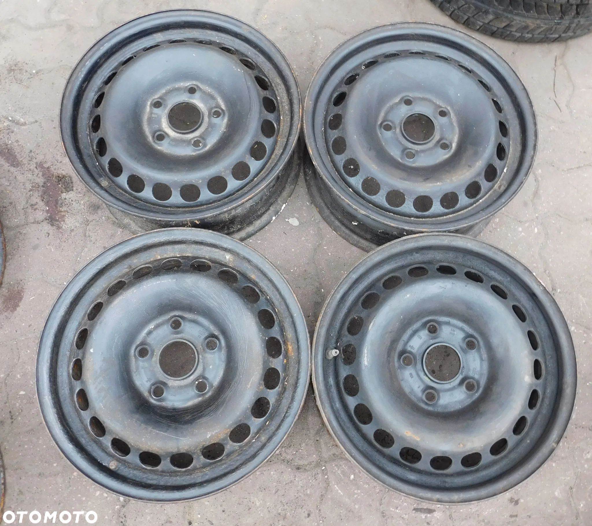 felgi stalowe 4szt 15" ET45 PASSAT AUDI A4 B5 GOLF V CADDY A3 8P OCTAVIA II - 1