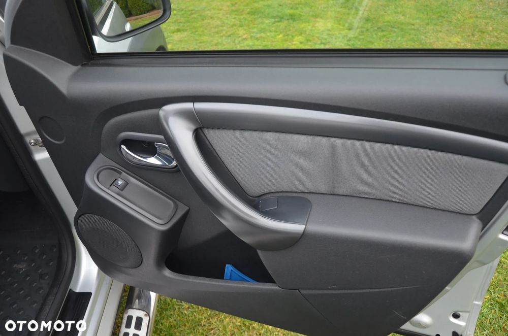 Dacia Duster 1.6 SCe Urban Explorer S&S - 24