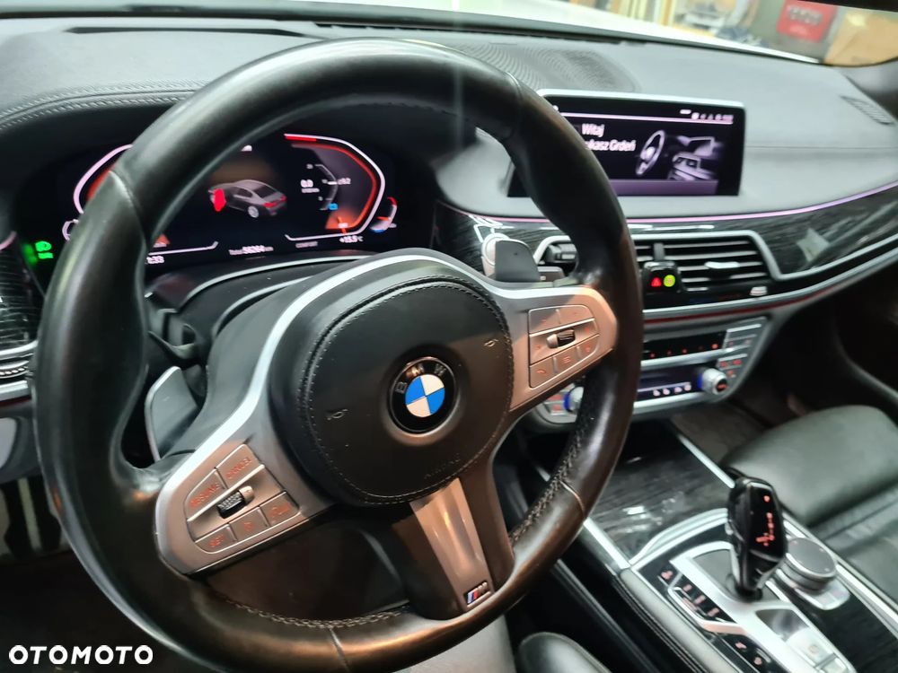 BMW Seria 7 730d xDrive sport - 33