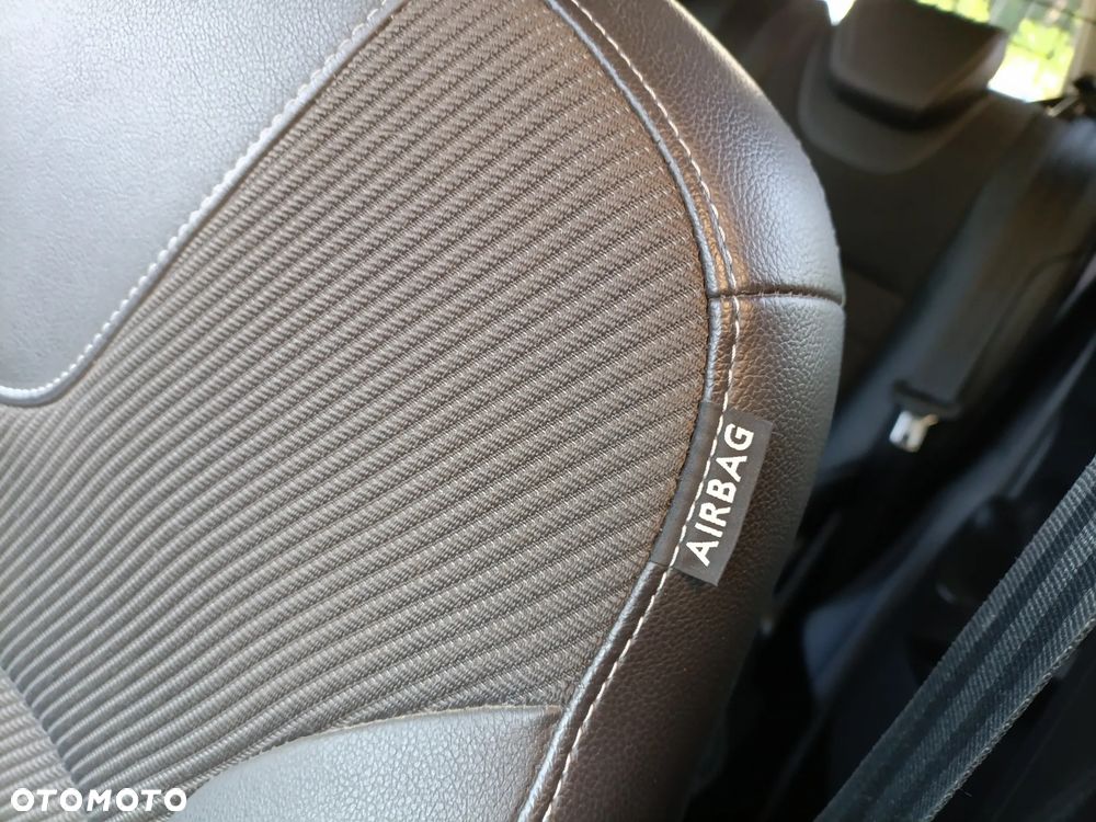 Ford Kuga 2.0 TDCi 4x4 Trend - 5