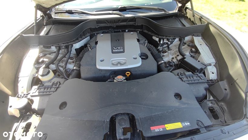 Infiniti QX70 3.7 S Premium - 9
