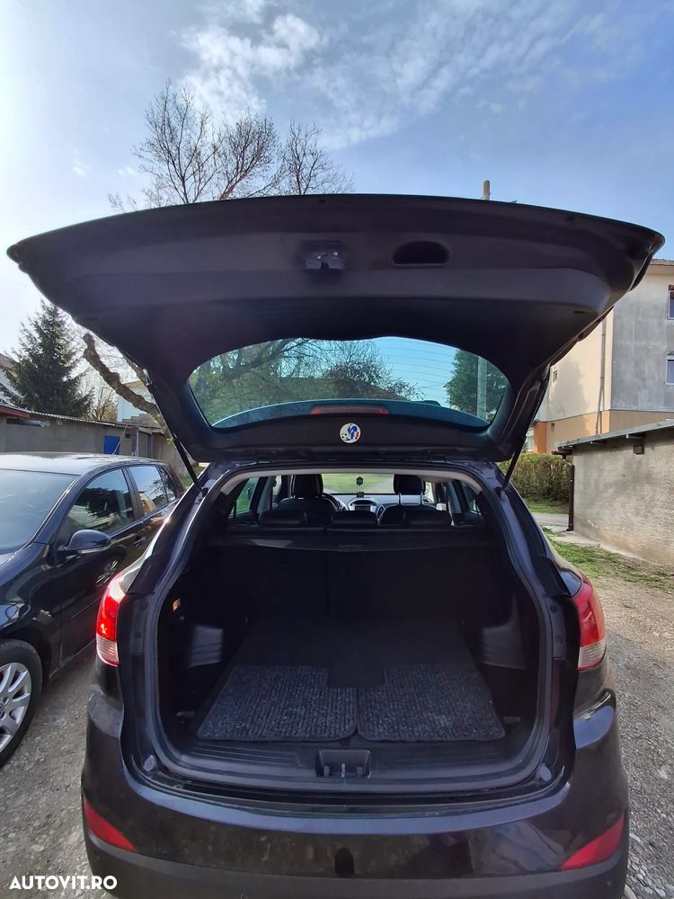 Hyundai ix35 2.0 CRDI High 4WD GLS Aut. Premium - 11