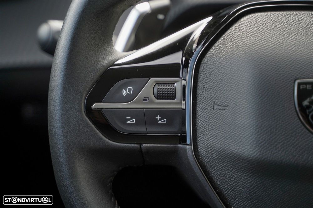 Peugeot 208 1.2 Hybrid Allure e-DCS6 - 20