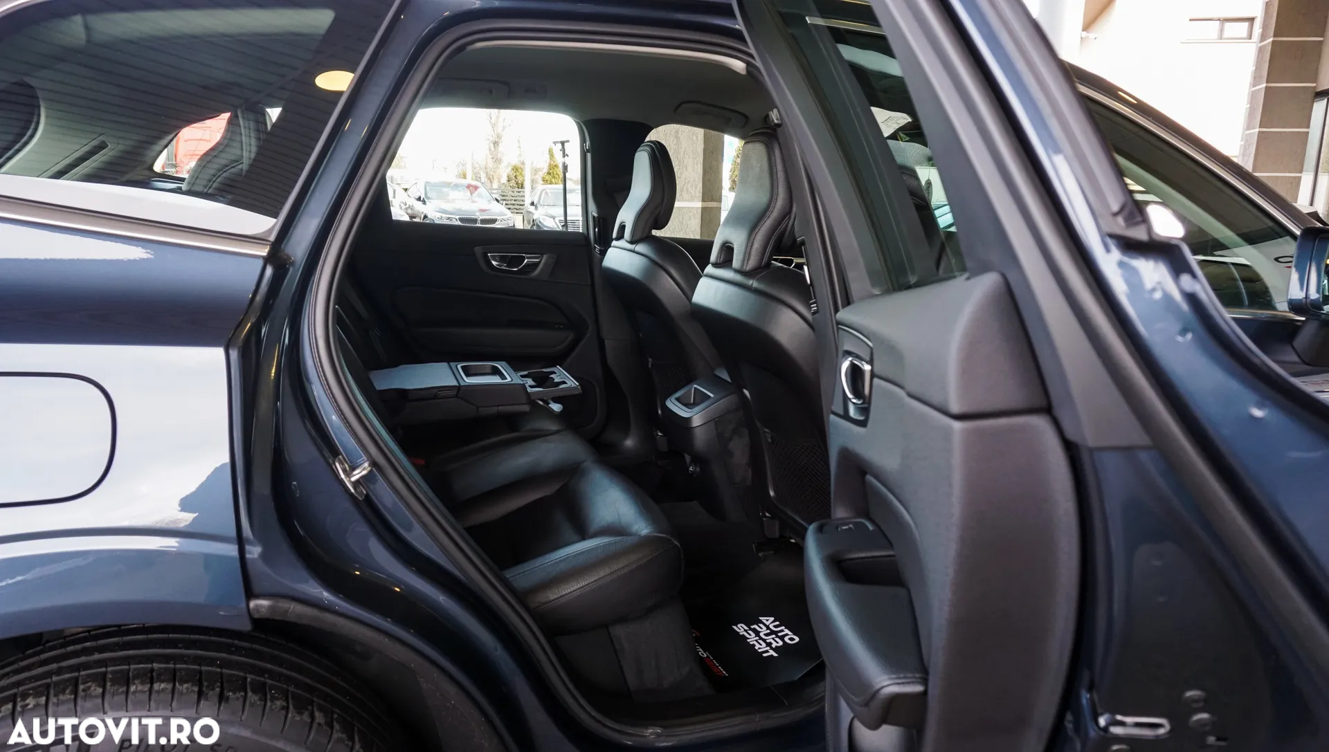 Volvo XC 60 T4 Geartronic Momentum - 27