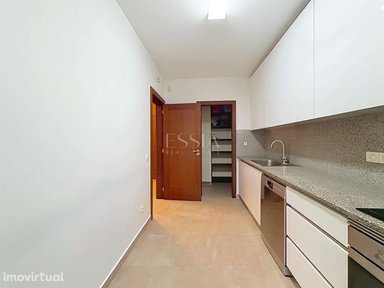 Apartamento T2 Remodelado no Arrábida Place com Garagem - Grande imagem: 5/14