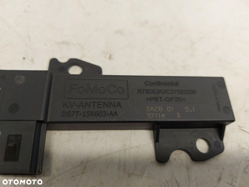 Ford Ranger VI 6 2024r. WZMACNIACZ ANTENY DS7T-15K603-AA - 2