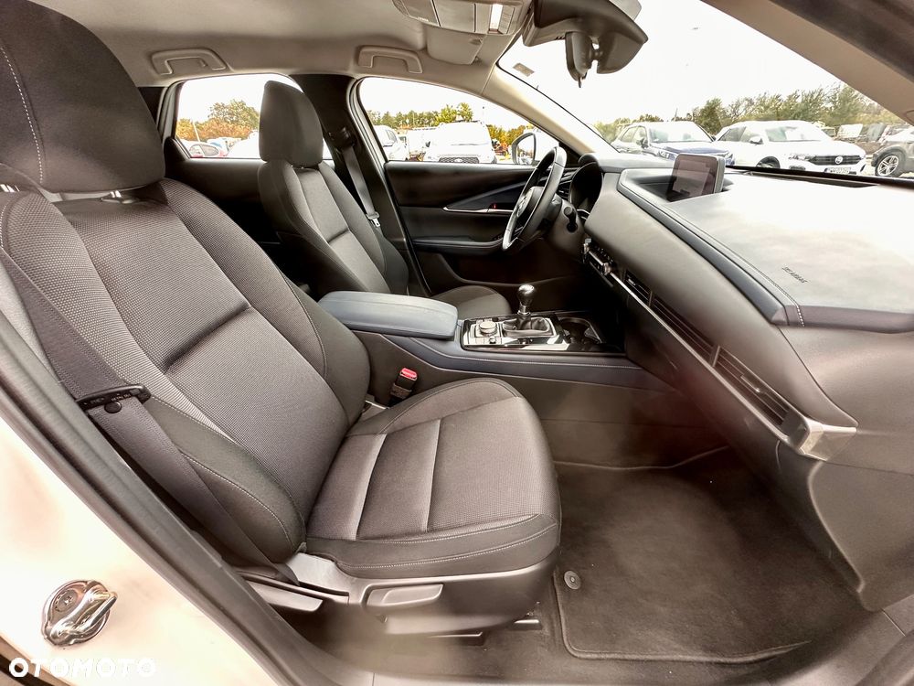 Mazda CX-30 2.0 mHEV Hikari 2WD - 17