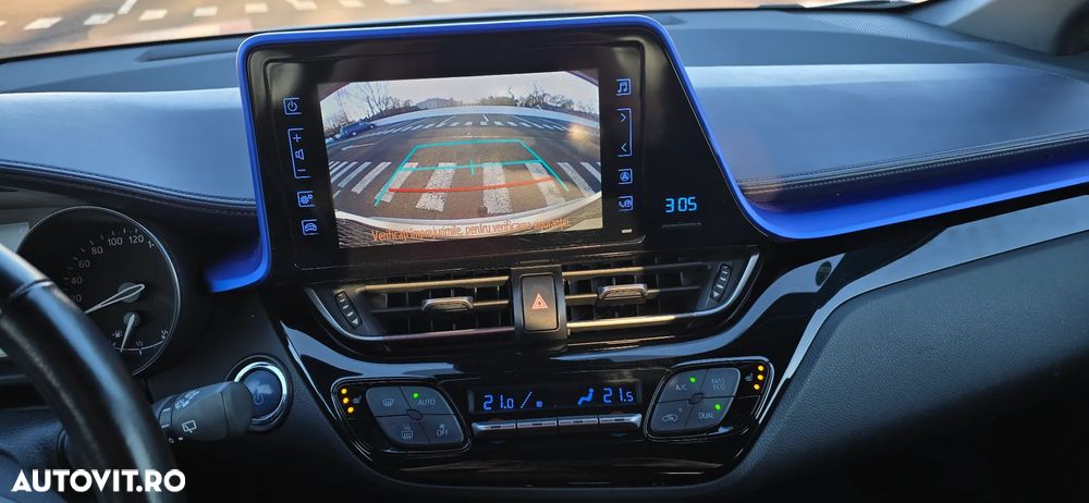 Toyota C-HR Hybrid Style Selection - 10