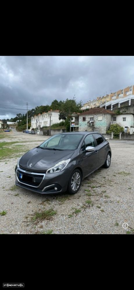 Peugeot 208 1.5 BlueHDi Signature - 4