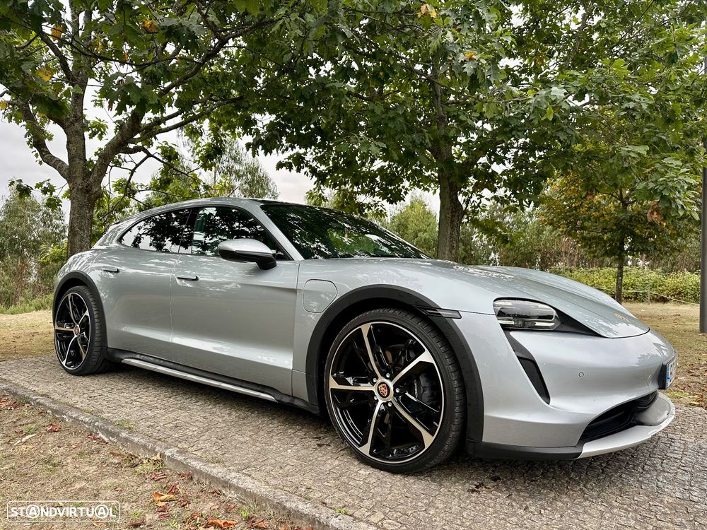 Porsche Taycan Cross Turismo 4 - 3