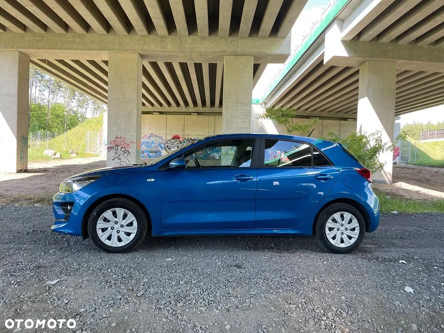 Kia Rio 1.2 L - 4