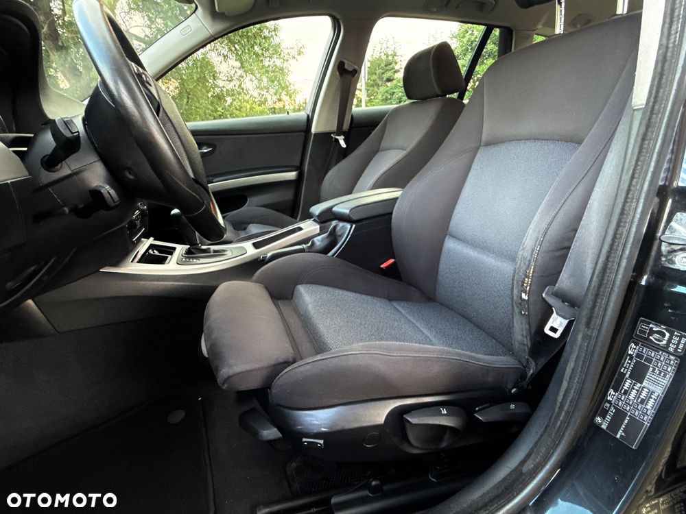 BMW Seria 3 320i - 21