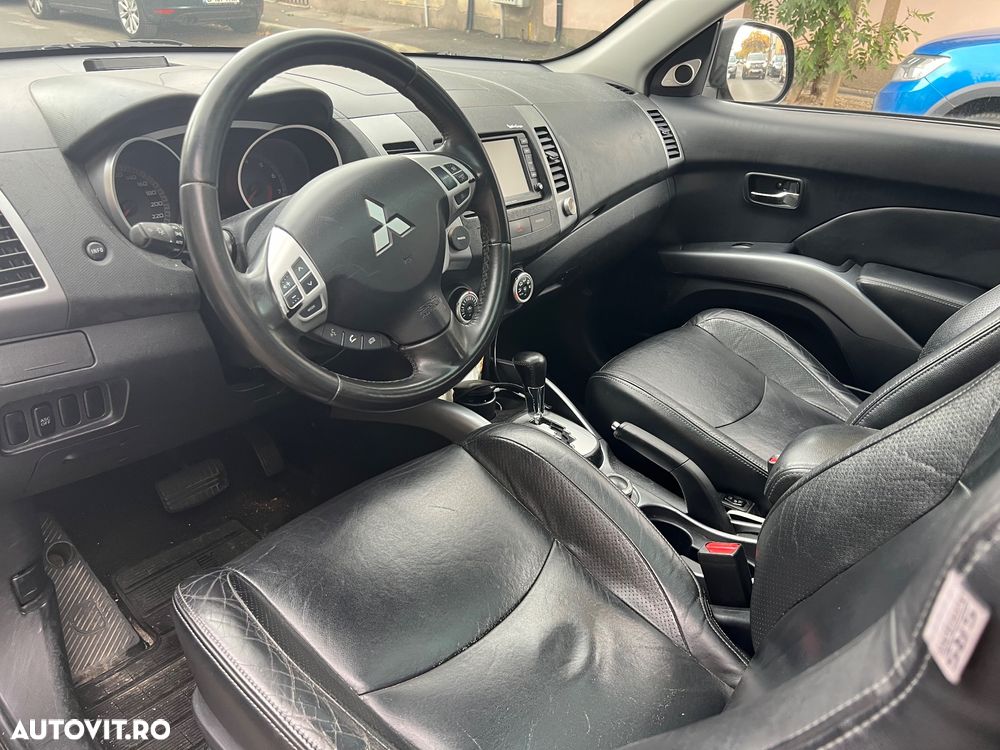 Mitsubishi Outlander 2.4 MIVEC NAVI Instyle Aut - 9