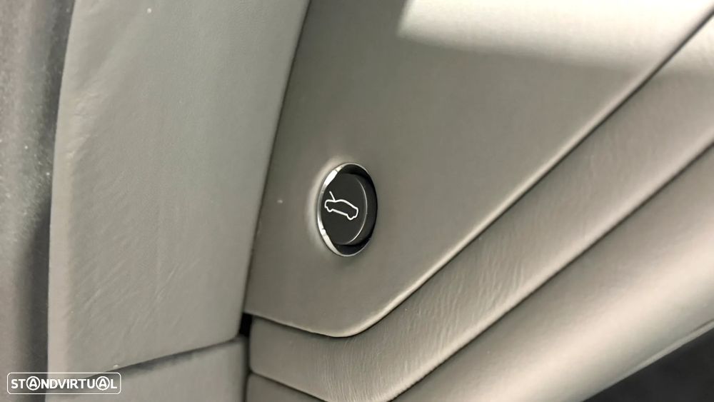 Aston Martin DB11 Volante V8 Auto - 33