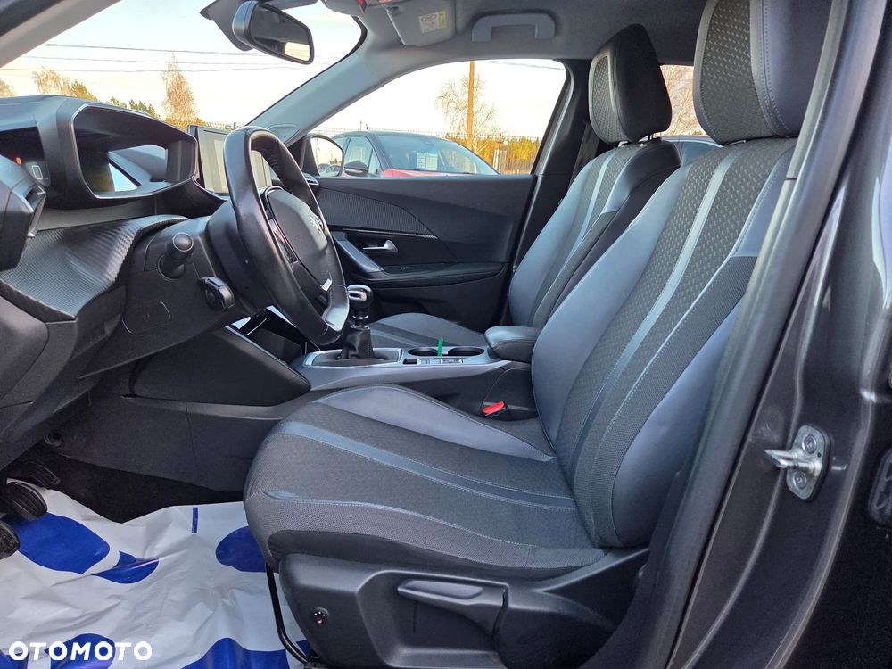 Peugeot 2008 PureTech 130 Allure - 17