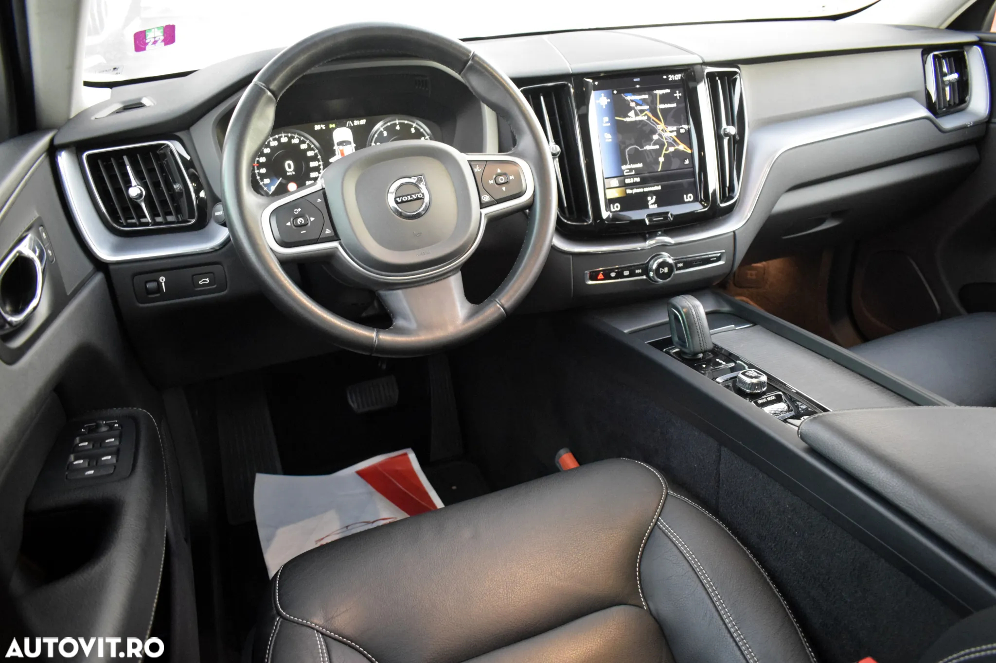 Volvo XC 60 B5 B AWD Geartronic Momentum Pro - 9