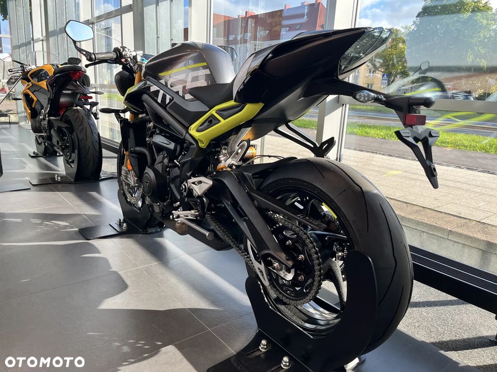 Triumph Street Triple - 4