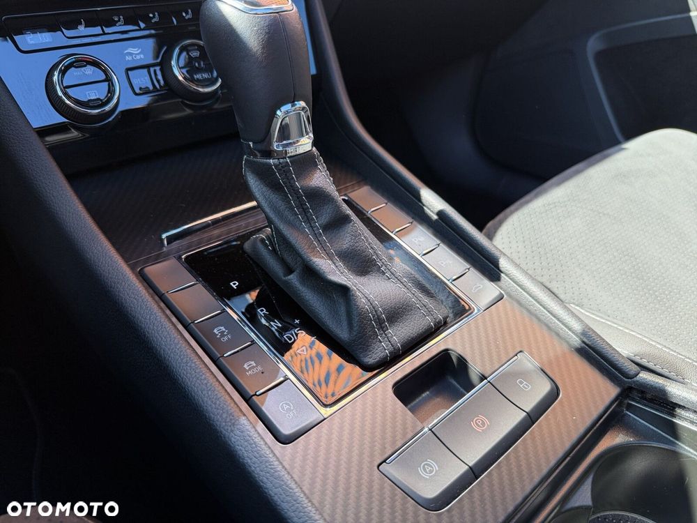Skoda Superb 2.0 TDI SCR Sportline DSG - 22