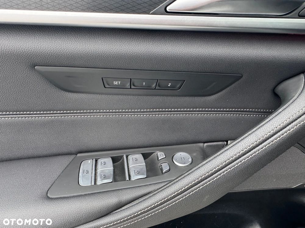 BMW Seria 5 530i xDrive mHEV M Sport sport - 12