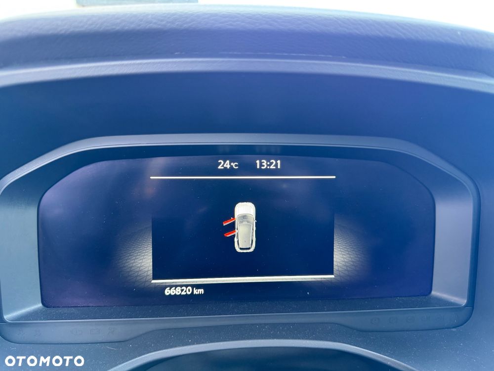Nissan Qashqai 1.3 DIG-T MHEV Premiere Edition Xtronic - 11