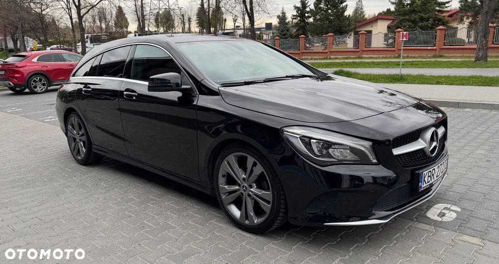 Mercedes-Benz CLA 180 7G-DCT AMG Line - 2