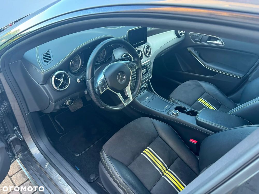 Mercedes-Benz CLA 250 7G-DCT AMG Line - 11