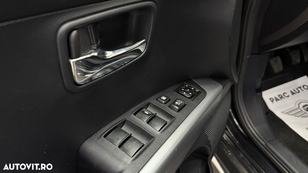 Mitsubishi Outlander 2.2 DI-D 4WD Instyle - 23
