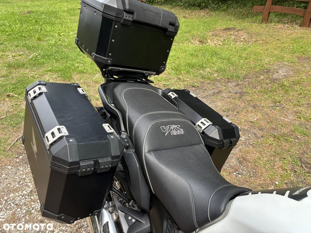Honda VFR - 25