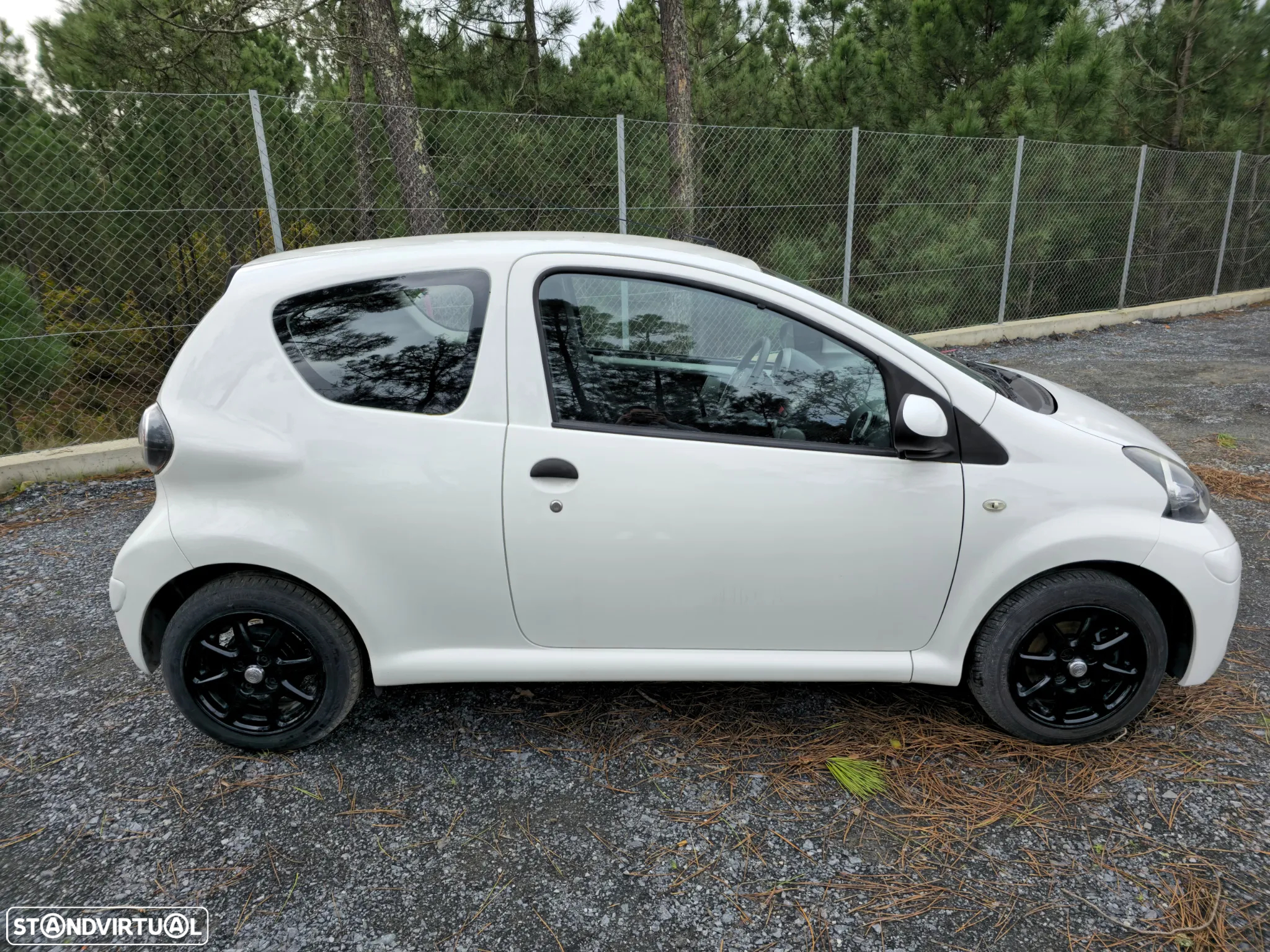 Toyota Aygo 1.0 - 17