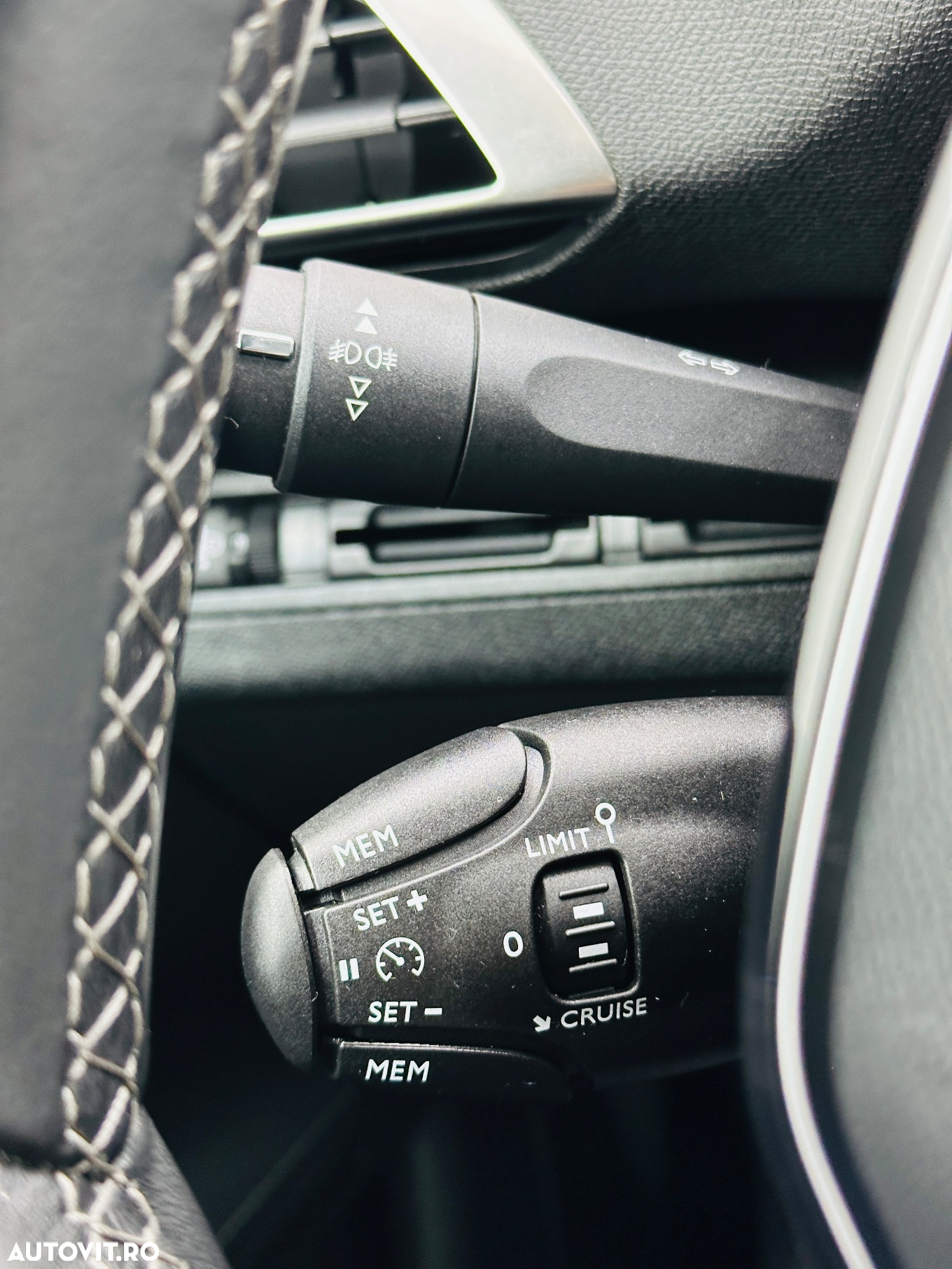 Peugeot 3008 PureTech 130 Stop & Start GPF Active Pack - 33