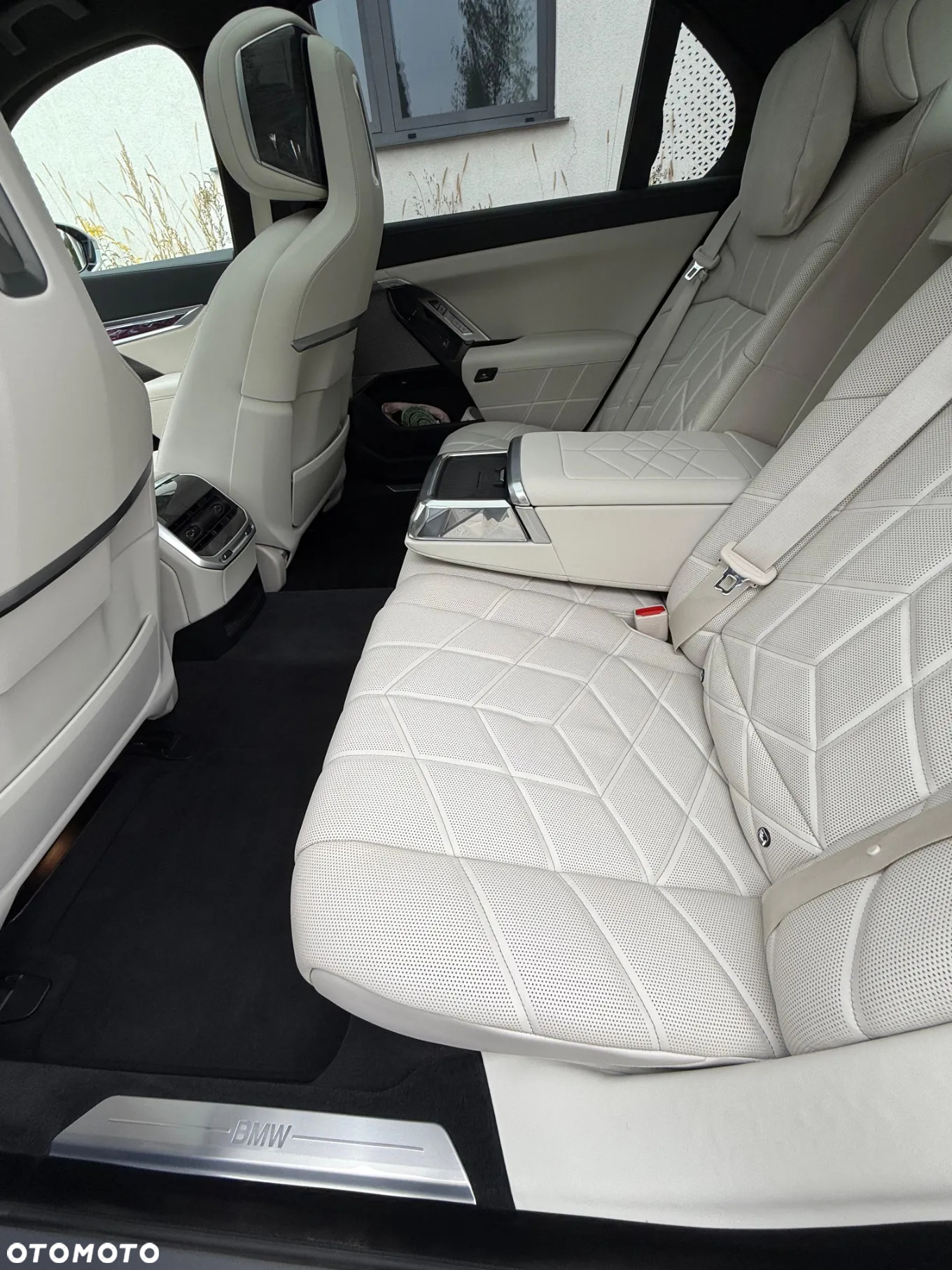 BMW Seria 7 - 11