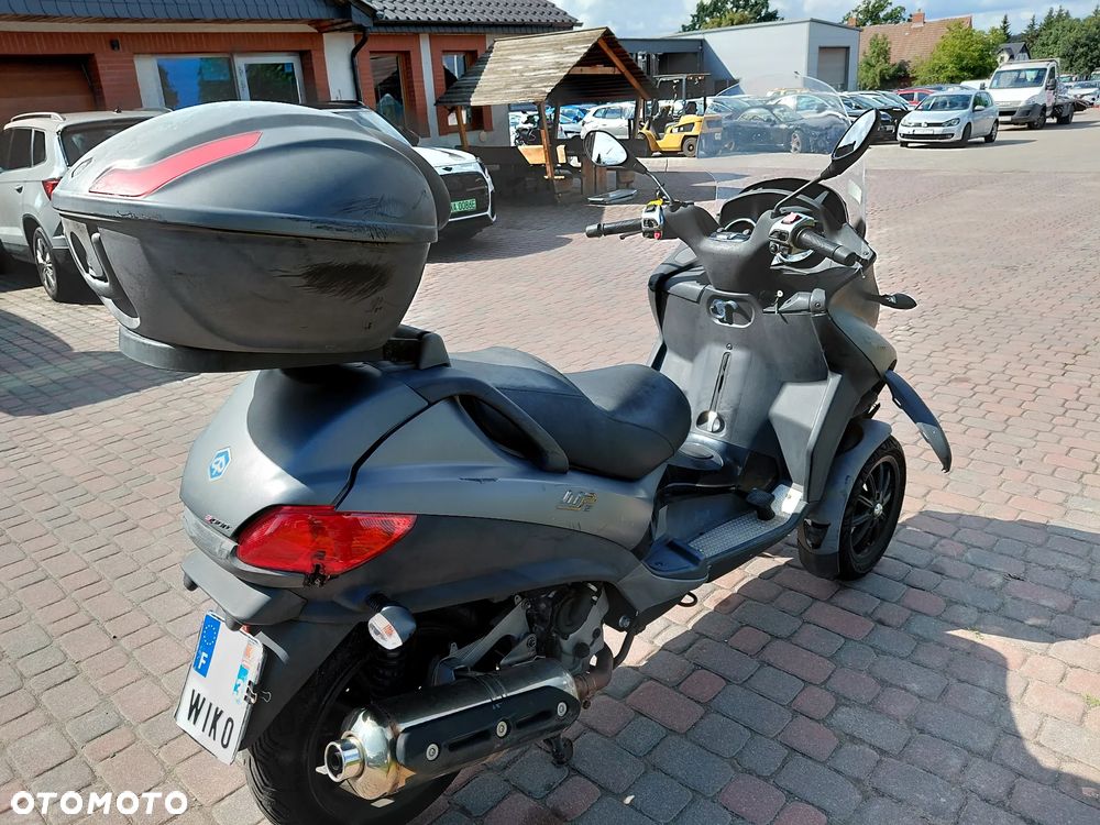 Piaggio MP-3 - 5