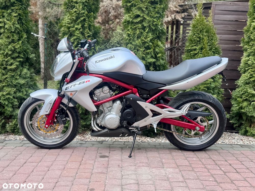 Kawasaki ER - 7