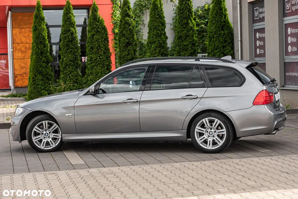 BMW Seria 3 320d xDrive DPF Touring - 10
