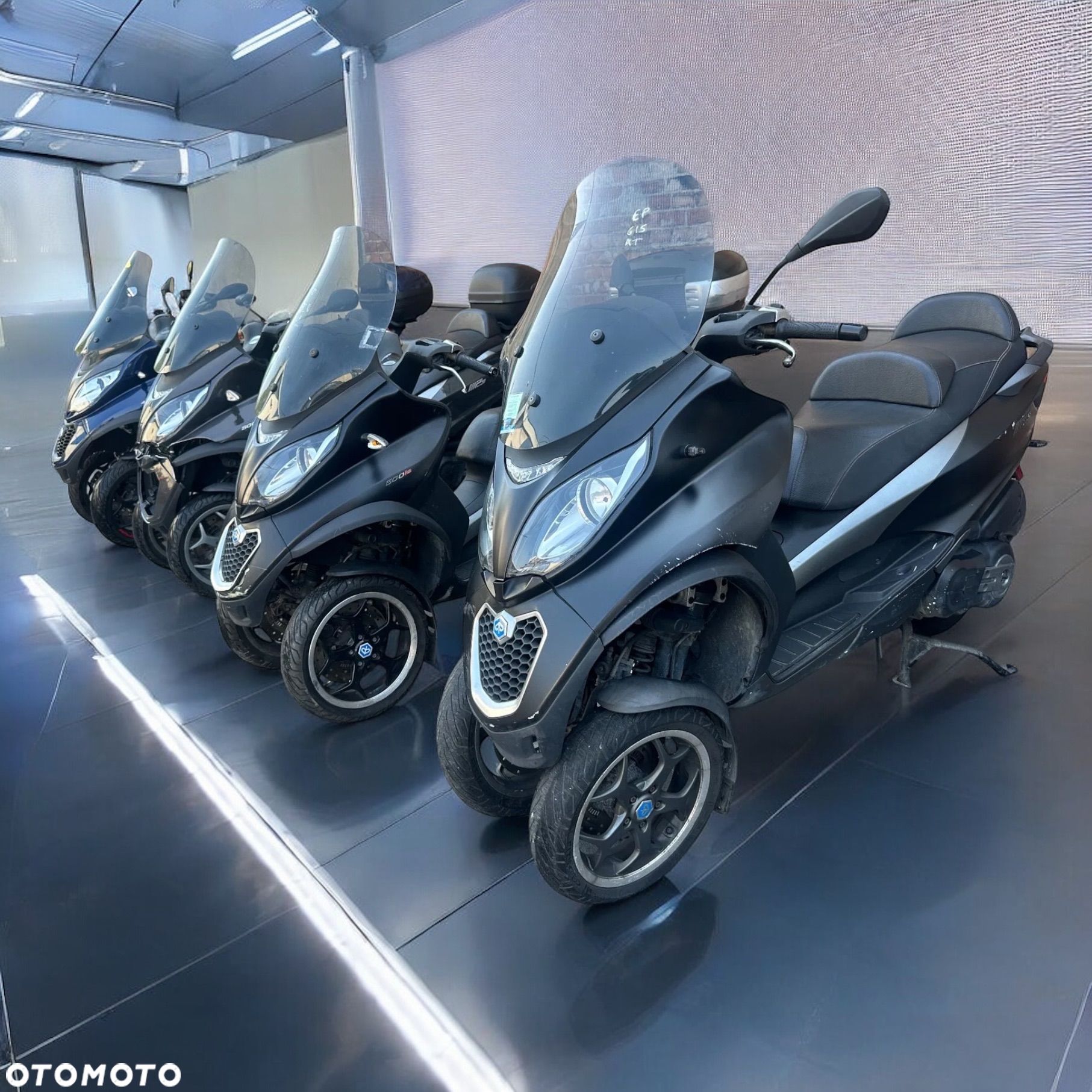 Piaggio MP-3 - 1