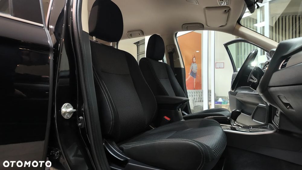 Mitsubishi Outlander 2.0 Intense 4WD CVT - 28