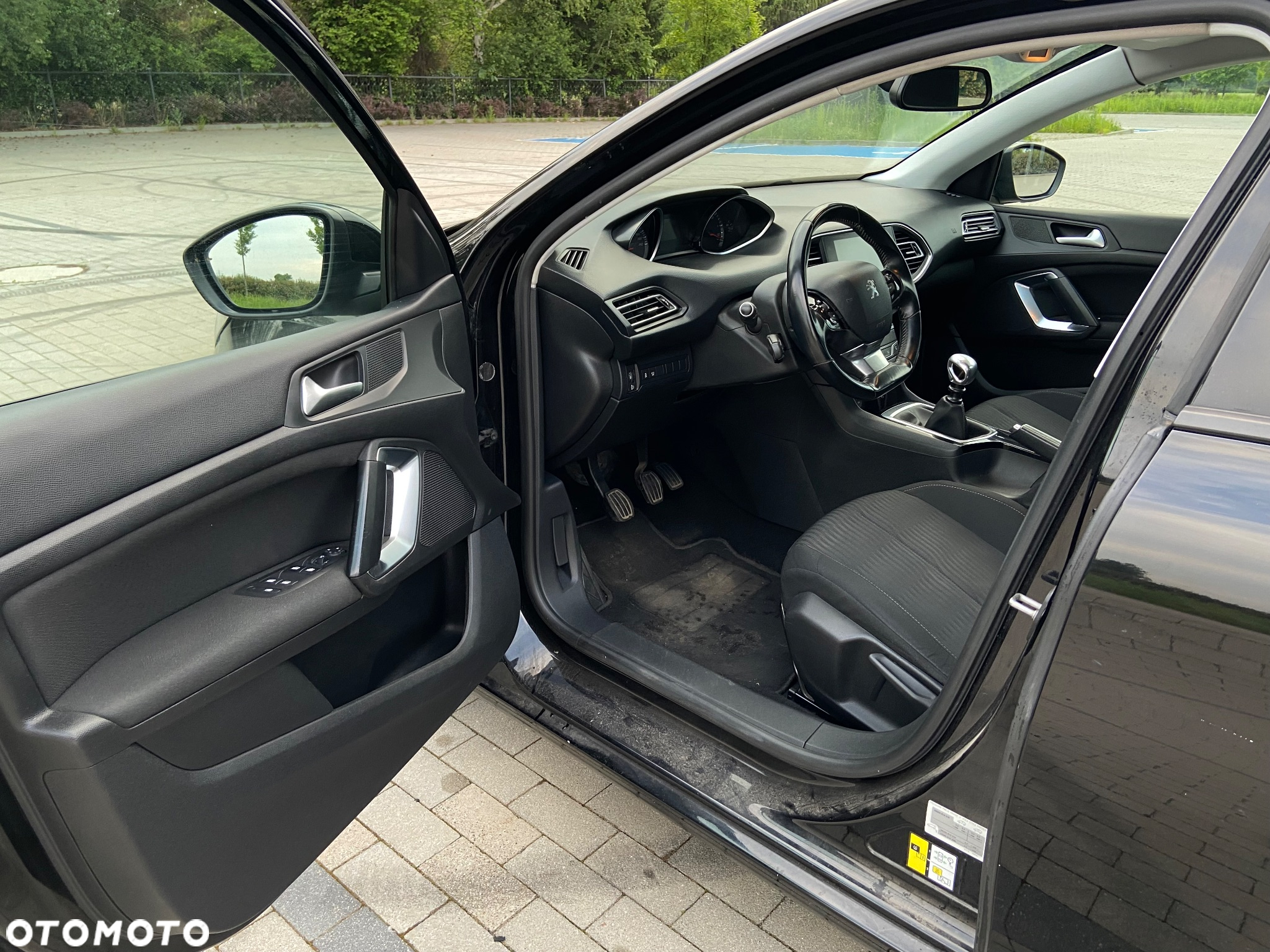 Peugeot 308 1.6 BlueHDi Allure S&S - 9