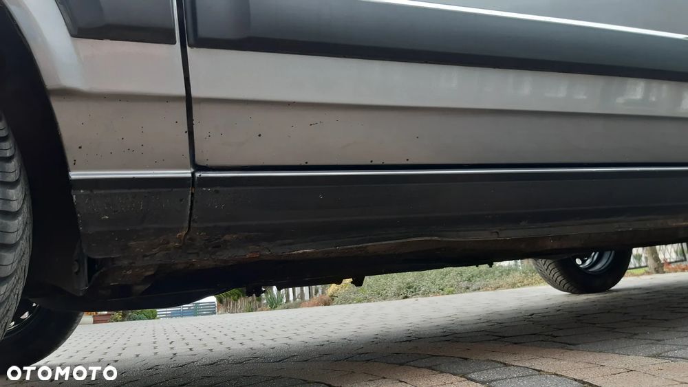 Volkswagen Passat 1.8 GL - 10