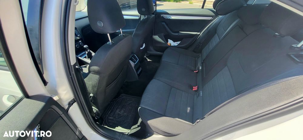 Skoda Octavia 2.0 TDI Style - 14