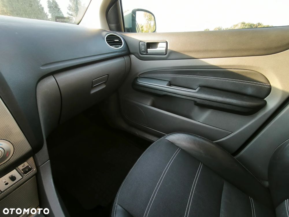 Ford Focus 1.6 Ti-VCT Titanium - 18
