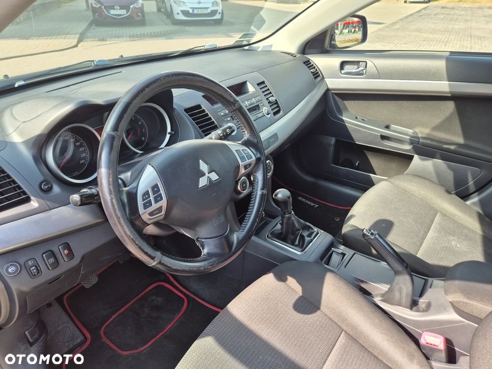 Mitsubishi Lancer - 12