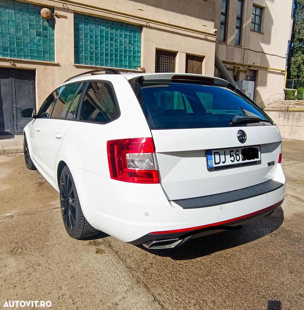 Skoda Octavia 2.0 TDI DSG RS - 2