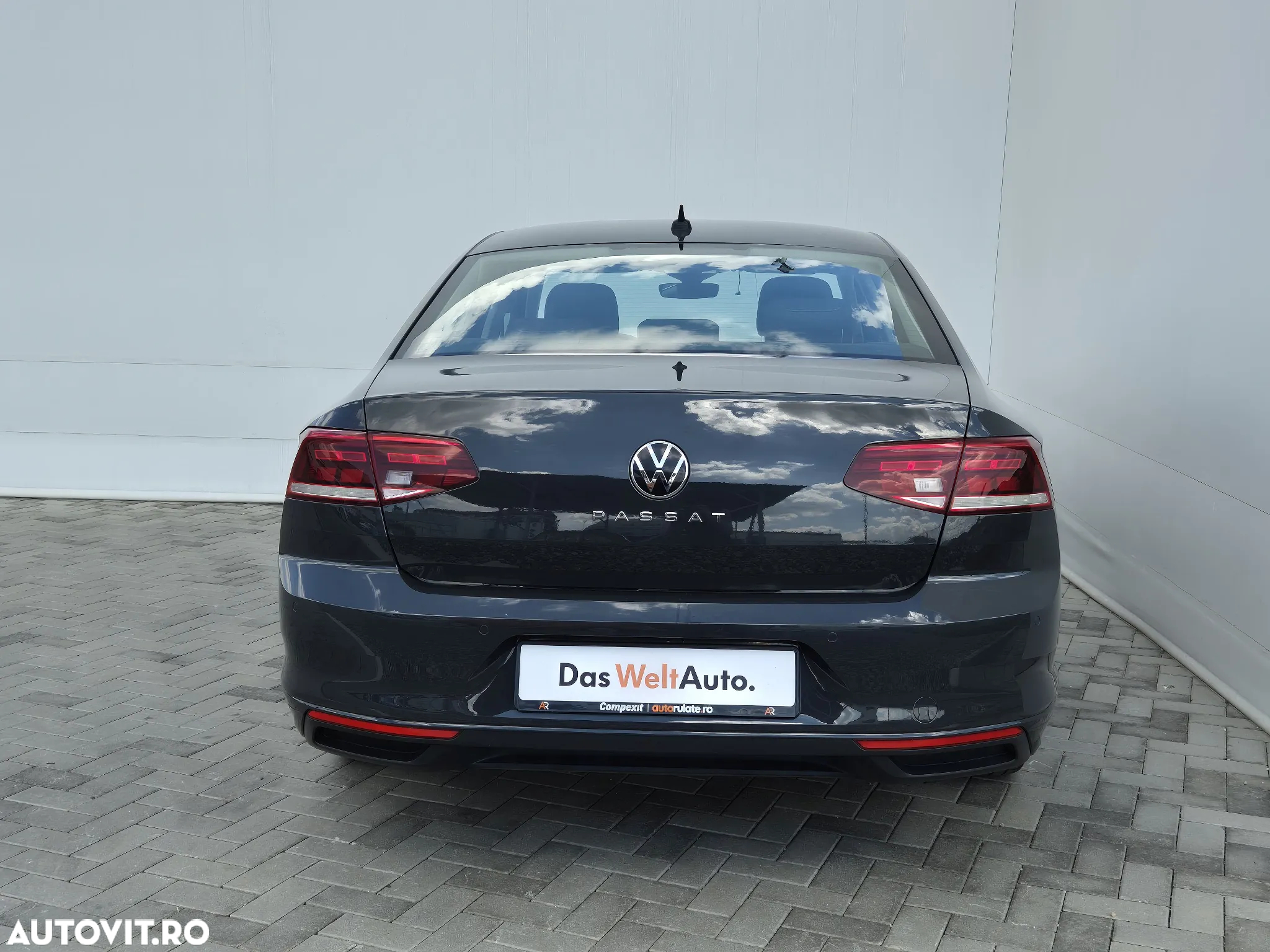 Volkswagen Passat - 4